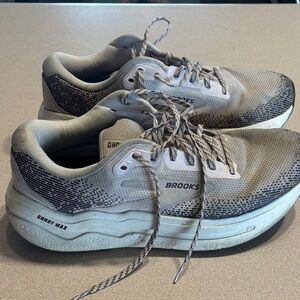 Brooks Running Shoes in Gray and Black